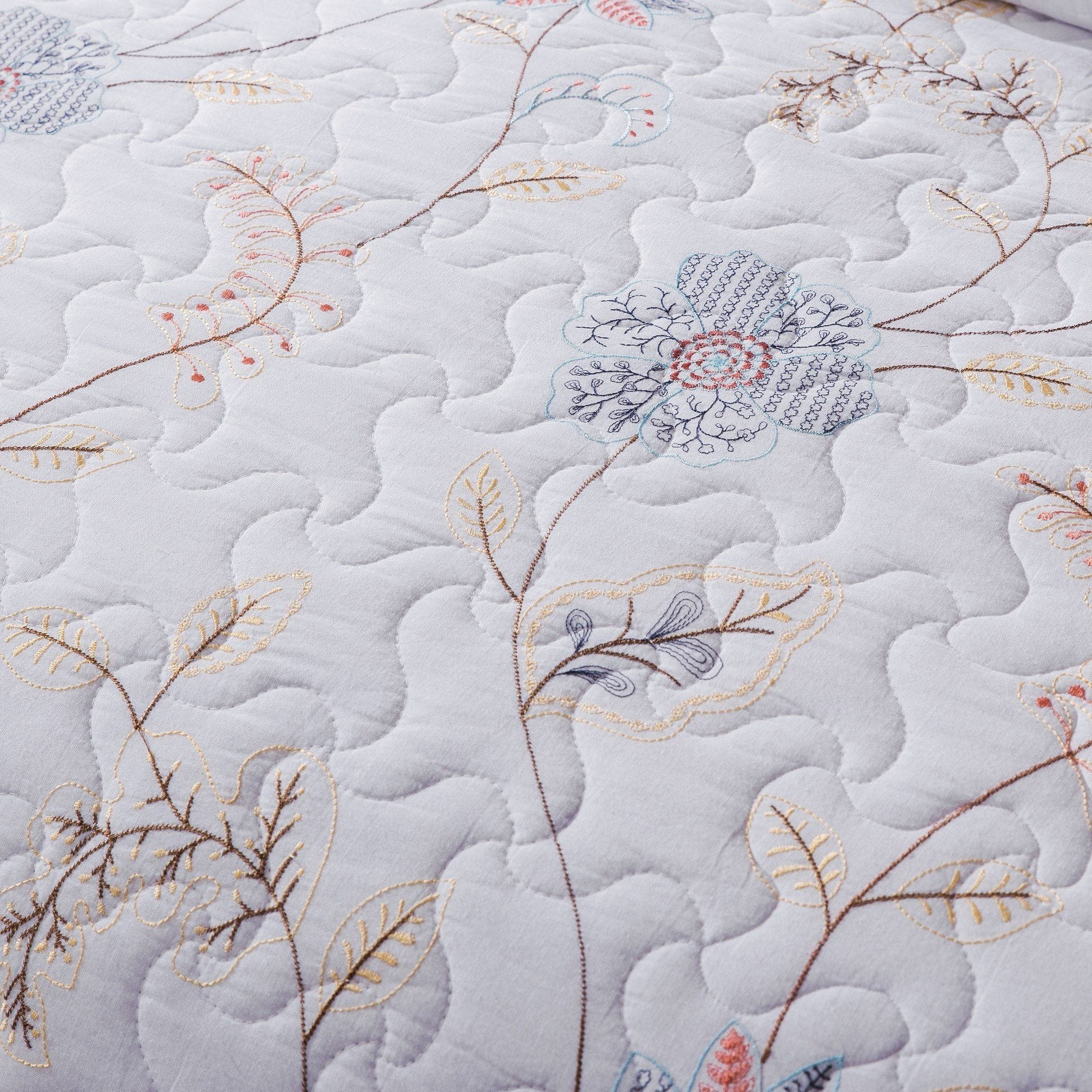 Tache Coastal Cottage Embroidered White Blue Yellow Floral Cotton Patchwork Quilt Set (JHW-668)